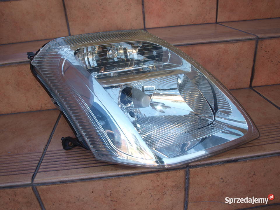 Citroen C2 lampa prawa przód 2002 2009r europa wielkopolskie