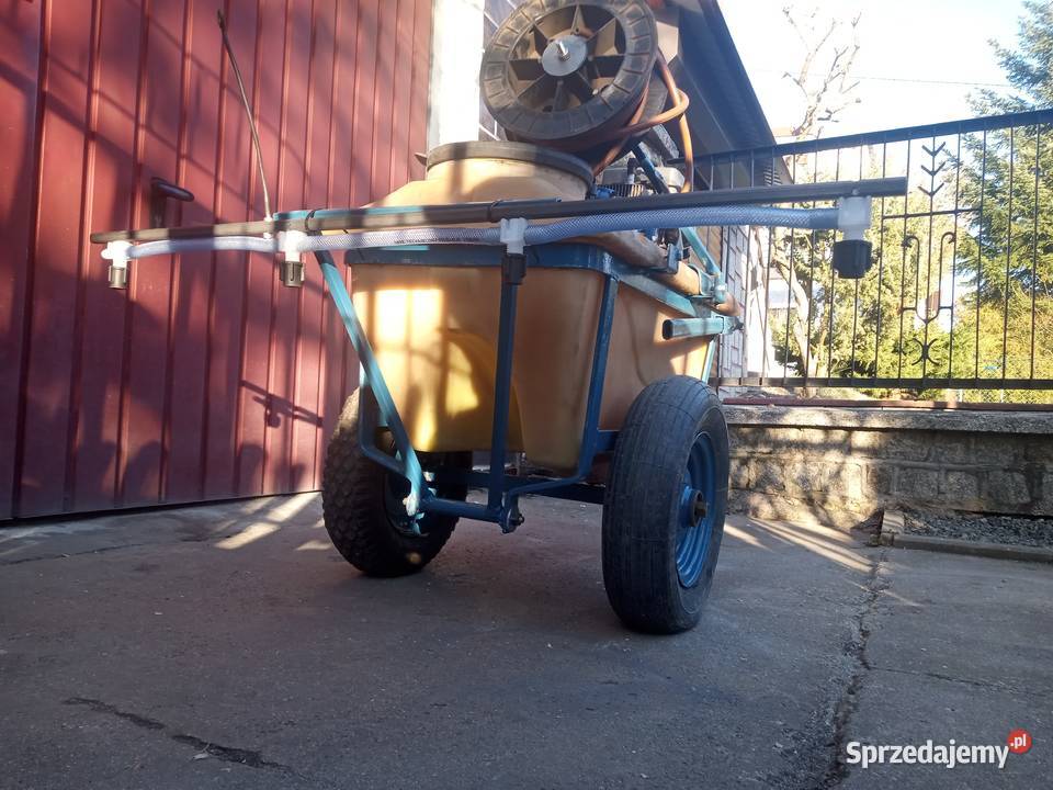 Opryskiwacz taczkowy spalinowy do traktorka