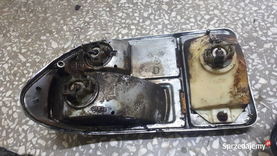 Zastava 1100 lampy tylne lewa prawa śląskie