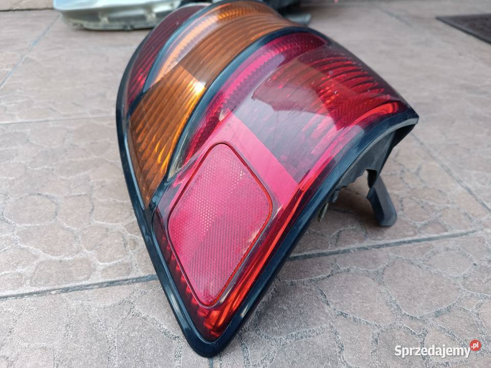 Pontiac Vibe 0207 Lampa Prawa tylna Prawy tył śląskie Częstochowa sprzedam