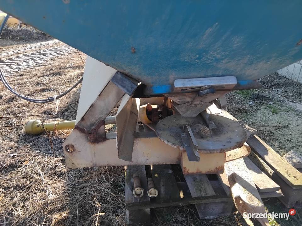 Rozsiewacz sulky dpx 803 lubelskie Kierzków