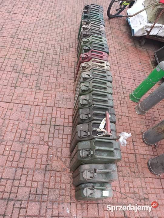 PRL kanistry 20 5 l Kanistry, lejki i pompki sprzedam