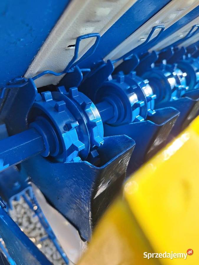 Siewnik zbożowy poznaniak na docisku nieuszkodzony Siewniki i sadzarki małopolskie Rzuchowa