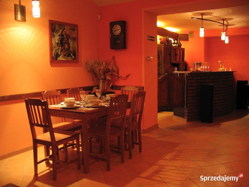 Kultowy lokal PUB Chata centrum 2 wejścia niskie Ilość pomieszczeń 4 opolskie Olesno