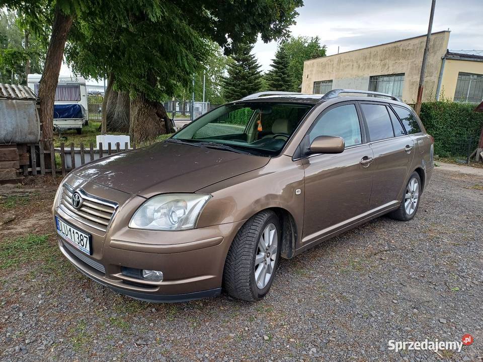 Toyota Avensis II Kombi 18 VVTi 129 LPG 2004r światła przeciwmgielne Lubin