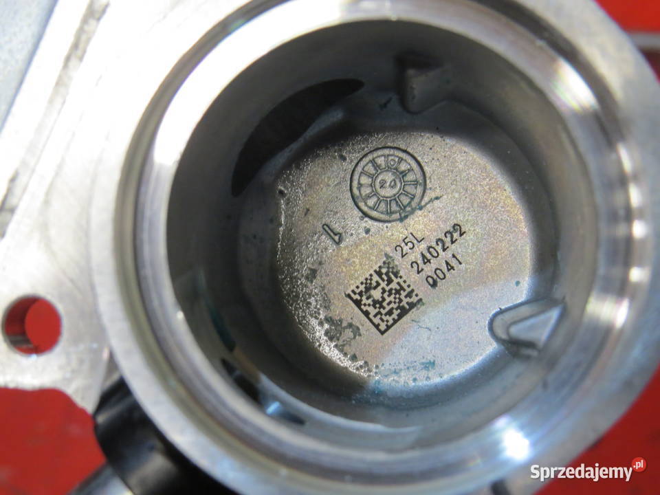 SUZUKI GSX8 GSX 8 800 POMPA WODY WIRNIK DEKIEL Pozostałe Warszawa sprzedam