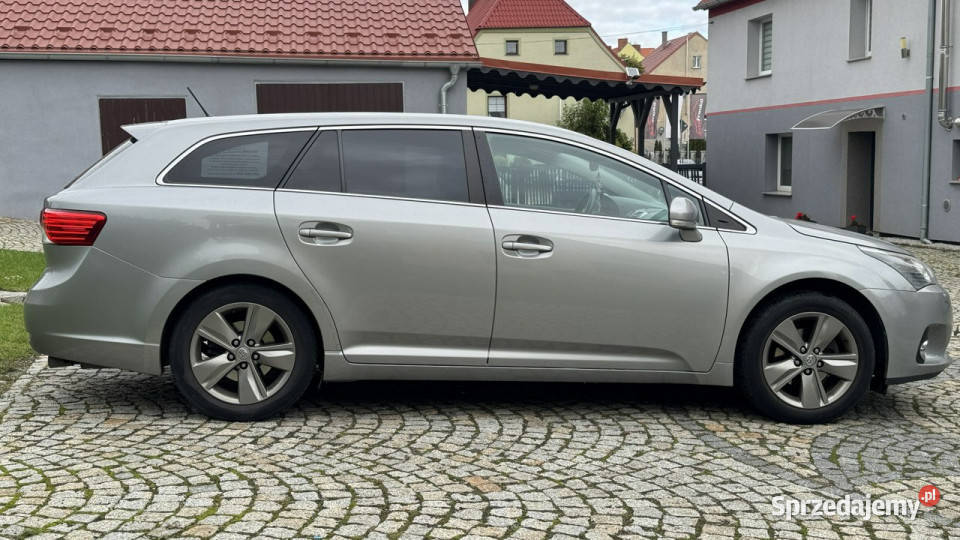 Toyota Avensis 18 Benz 147 z Niemiec GAZLPG Rok produkcji 2014 Avensis Strzegom sprzedam