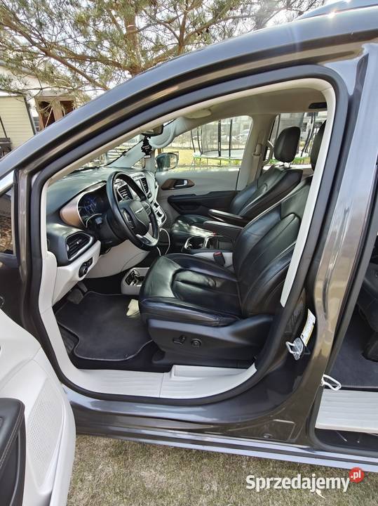 Pacifica 2018 104 przebiegu Wersja 8 osobowa gniazdo USB Bolszewo