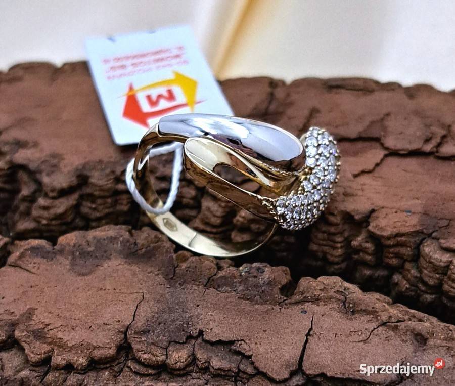 Pierścionek r12 Złoty pr333 Modern z kamieniami sprzedam