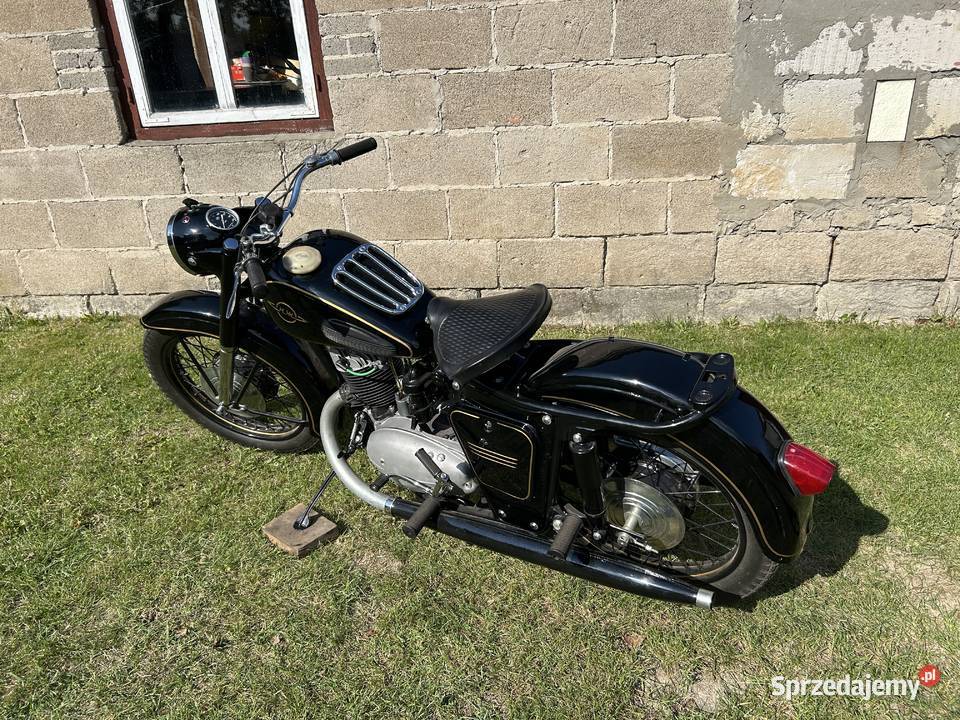 Motocykl IŻ 56 całkowitym remoncie