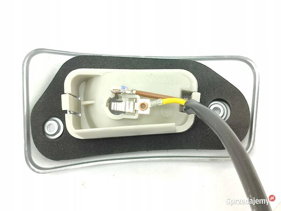 LAMPKA SUFITOWA IVECO EUROCARGO IIII 1991 NOWA