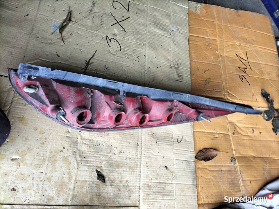 MONDEO MK3 KOMBI LAMPA LAWA LEWY TYŁ osobowe Oświetlenie Kamień-Kolonia