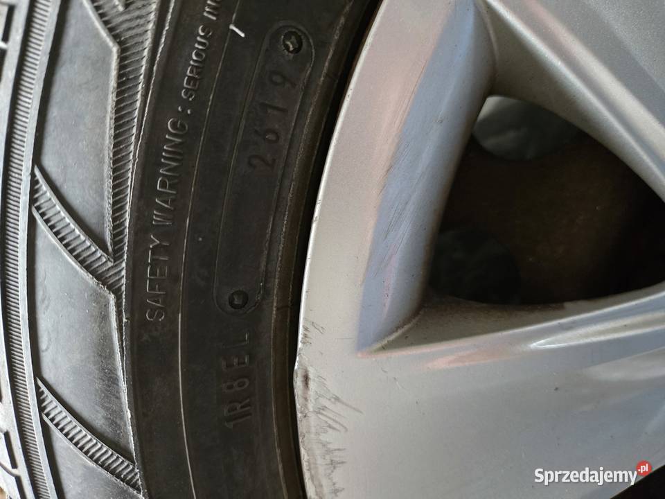 Opony zimowe na felgach stalowych Bmw1 z łódzkie Łódź sprzedam