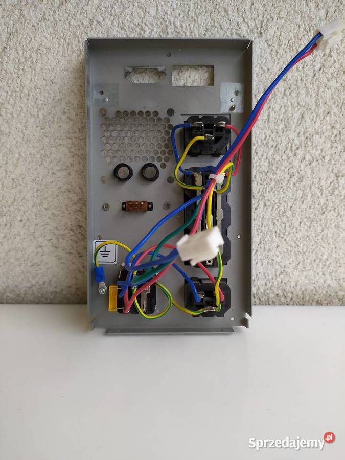 UPS gniazda zasilające z płytką kpl