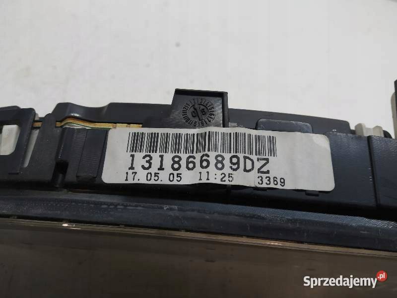 LICZNIK 13186689DZ Opel Vectra III 20022008 C Liczniki i zegary