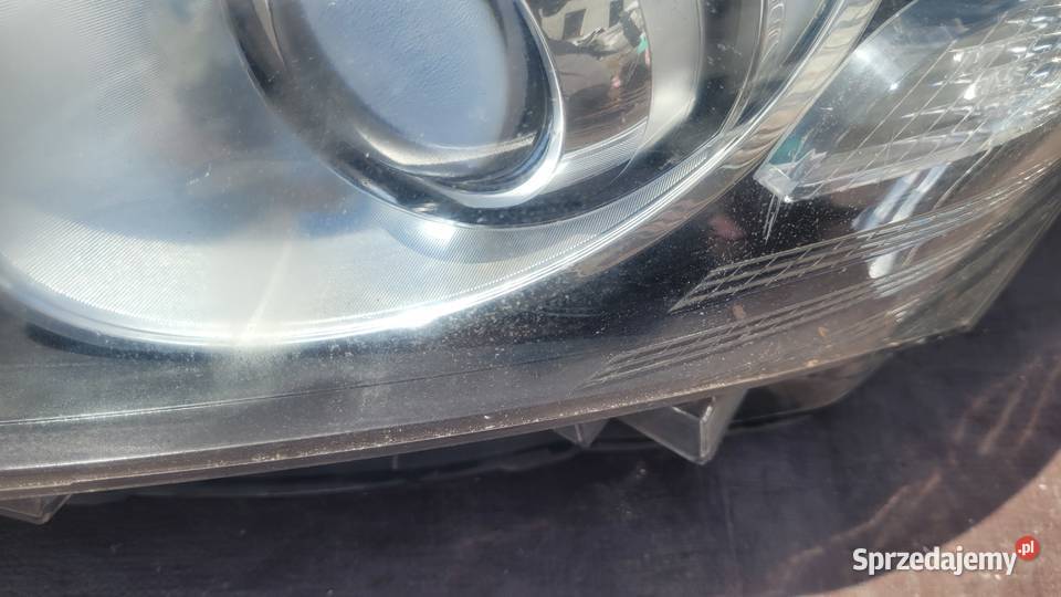 TOYOTA AVENSIS T27 LIFT LEWA LAMPA PRZÓD osobowe Ruda Śląska