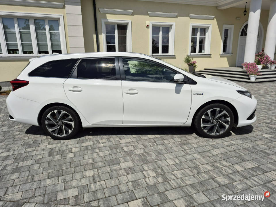 Toyota Auris 18 hybrid climatronic kamera grzane Rok produkcji 2018 lubelskie Drelów sprzedam