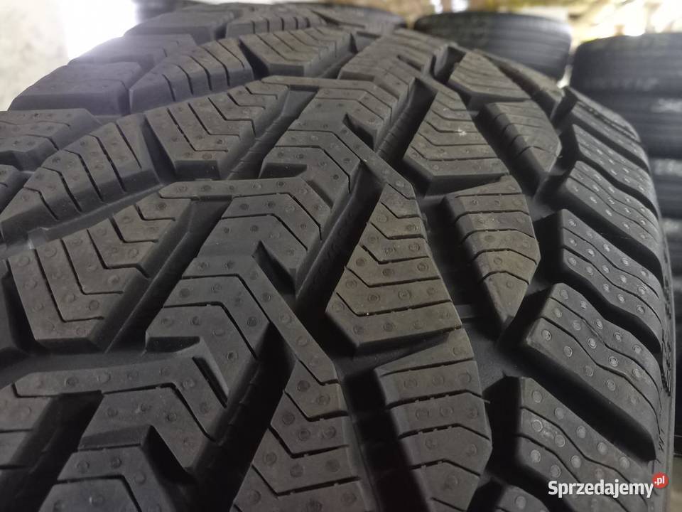 2x Opona nieużywana zimowa 23540R18 TAURUS 309 235