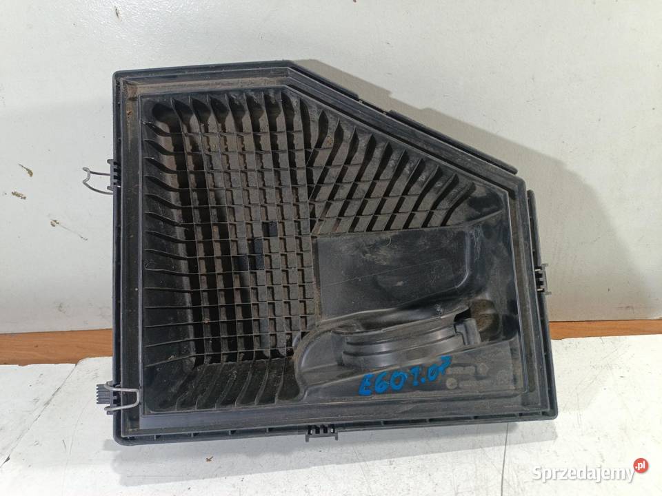 POKRYWA FILTRA POWIETRZA BMW E60 20 D 6575534