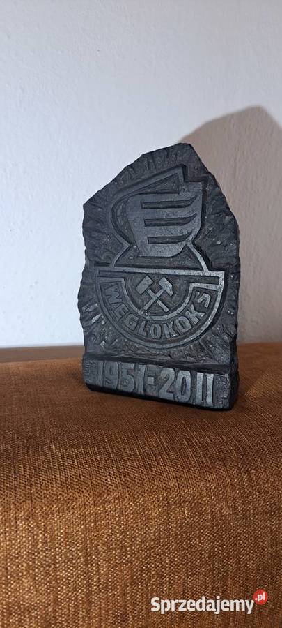 bryła węgla Rzeźba przedstawiająca logo firmy Warszawa