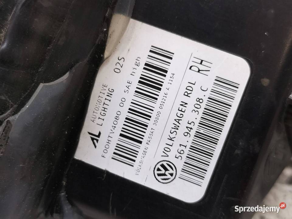 LAMPA TYŁ W KLAPĘ PRAWA SEDAN USA 561945308C VW świętokrzyskie