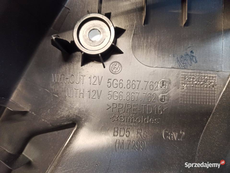 BOCZEK BAGAŻNIKA PRAWY GOLF VII 5G6867762H sprzedam