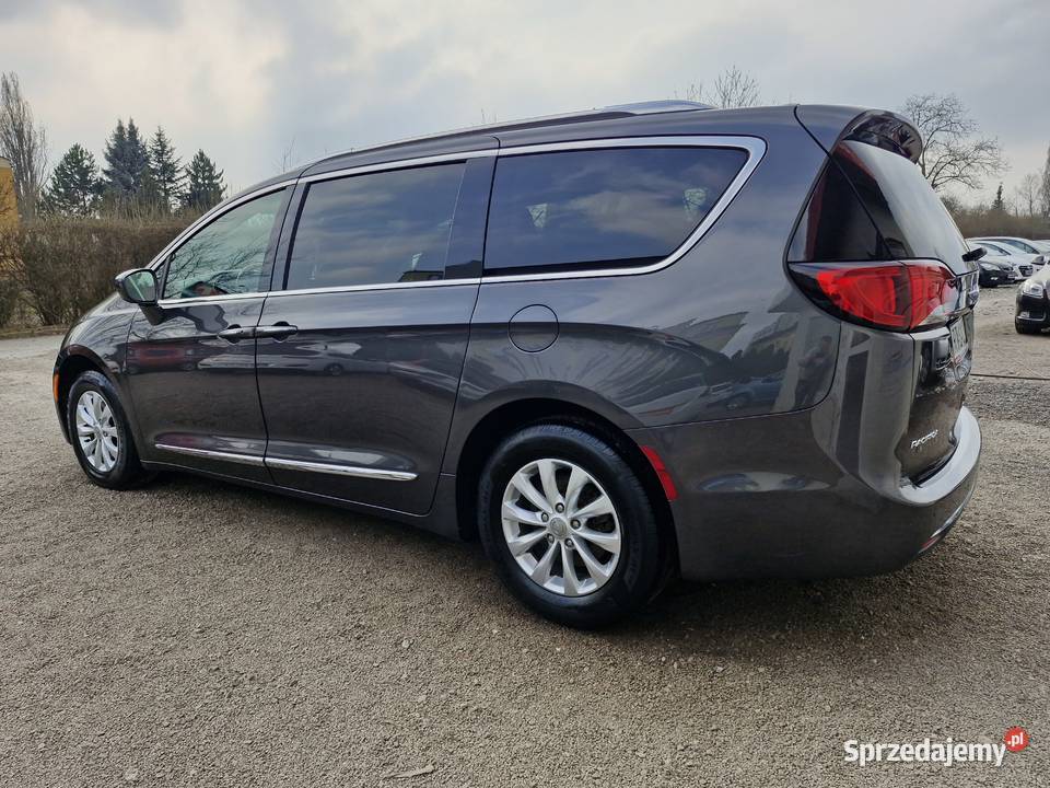 8 miejsc full gwarancja przeglądzie stan czujnik zmierzchu Kraków