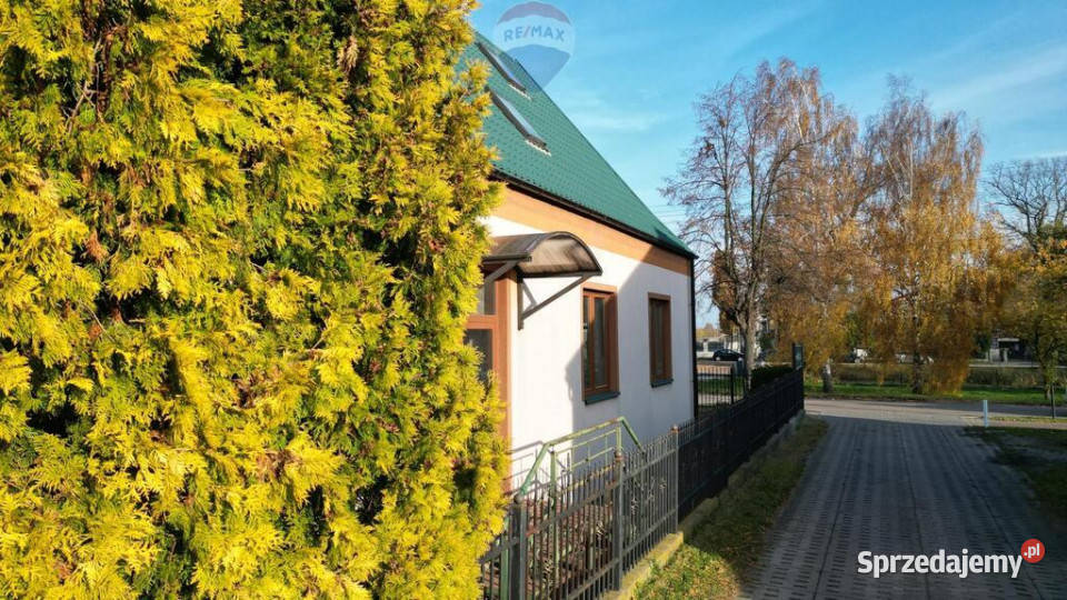 Dom z lokalem Cedry Wielkie sprzedam
