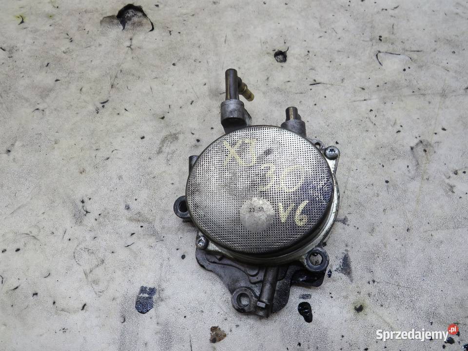 POMPA VACU VACUM JAGUAR XJ X351 30 9X2Q2A451BD osobowe lubelskie