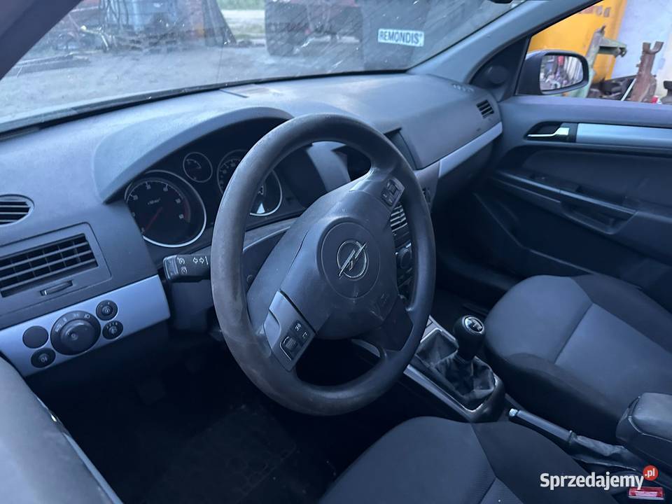Opel Astra H kombi diesel 19dci manualna