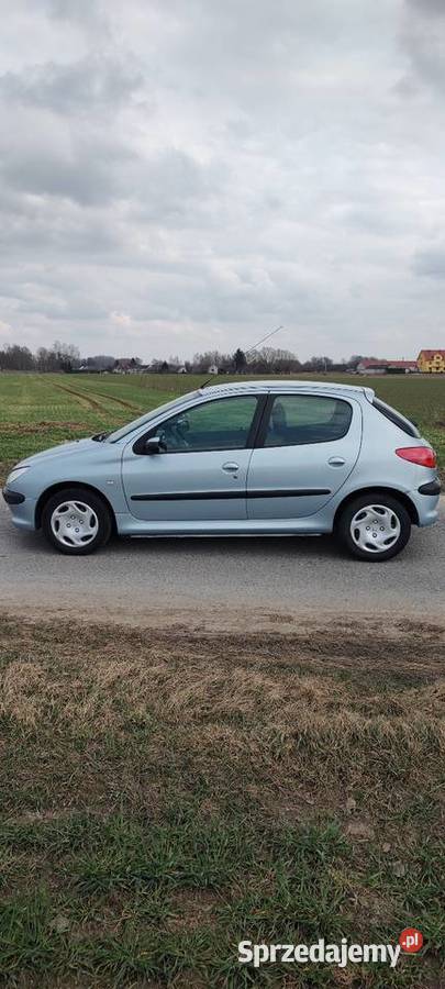 Peugeot 206 11 benzyna 2002r 129 przebiegu