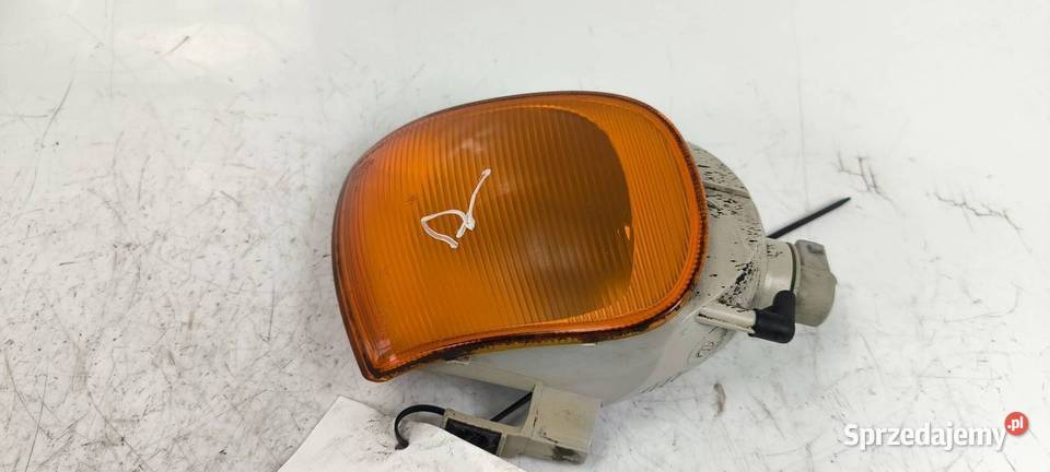KIERUNKOWSKAZ PRAWY VOLKSWAGEN POLO III 6N sprzedam