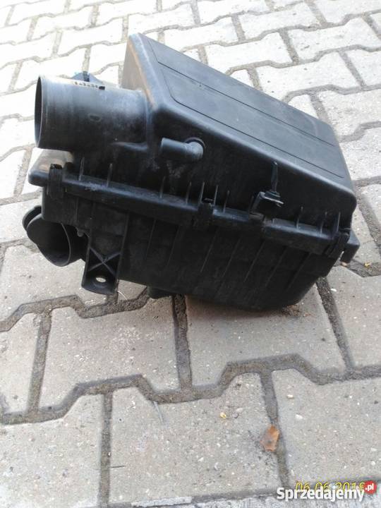 VOLVO V 70 sprzedam obudowę filtra powietrza Mircze