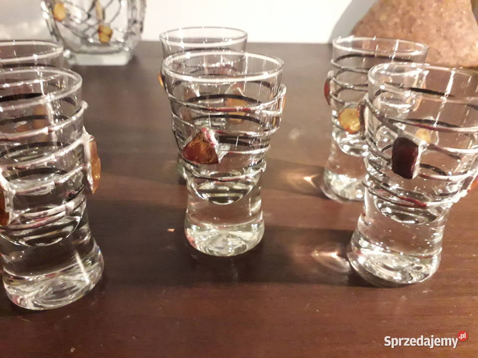 Kieliszki zdobione bursztynem inny kolor Egiertowo