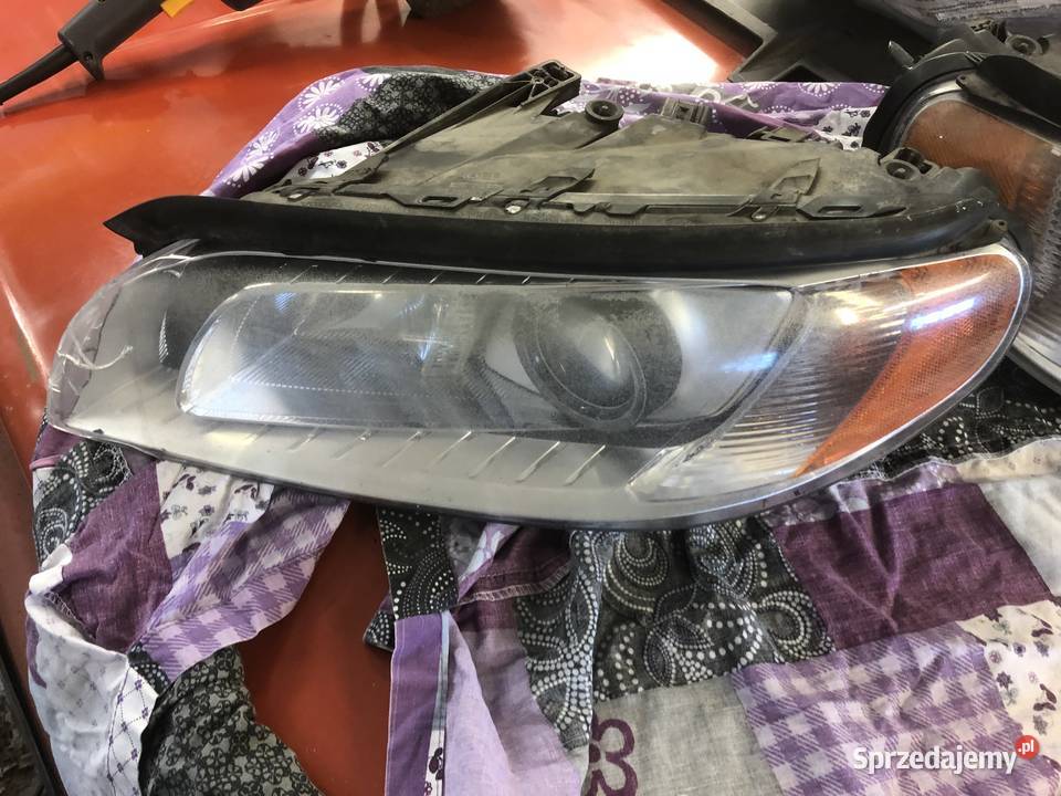 Lampy przód ksenon VOLVO S80 2006r uszkodzone zachodniopomorskie Darłowo