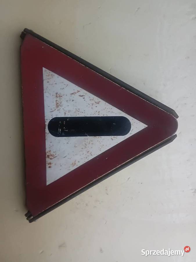 Trójkąt zabytkowe auto