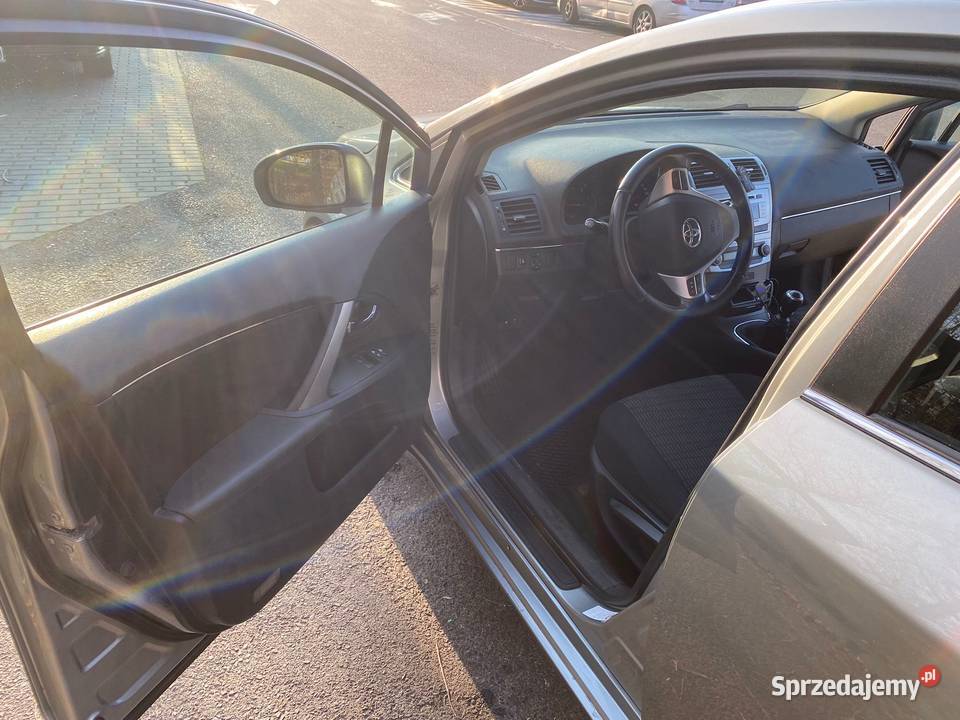 Toyota Avensis 20 D4D kombi 2013 Avensis Warszawa