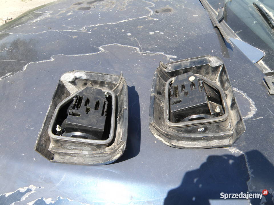 Lampa tylna prawa lewa Volkswagen Passat B3 8893 małopolskie Kraków