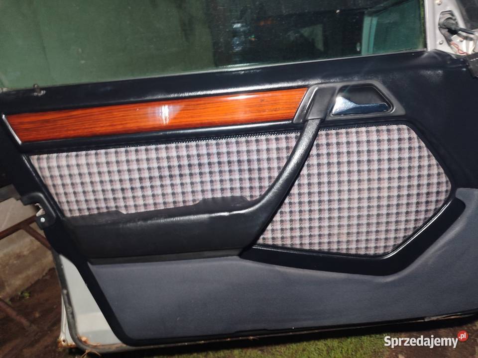 BOCZEKI DRZWI CZARNY MERCEDES W124 KOMBI Aleksandrów Łódzki