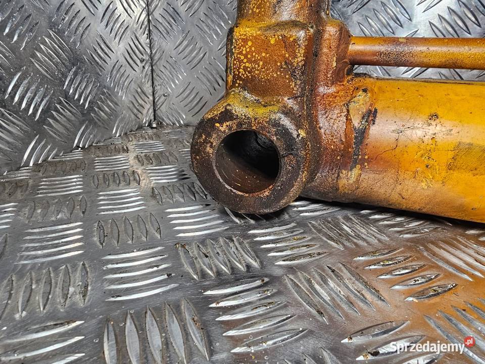 Siłownik hydrauliczny Massey Ferguson Fermec