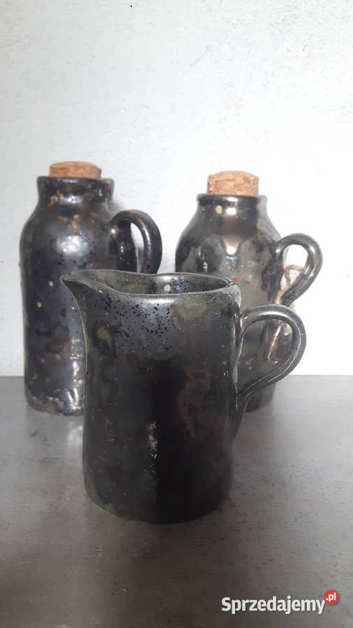 Zestaw naczyń ceramicznych ręcznie wykonanych