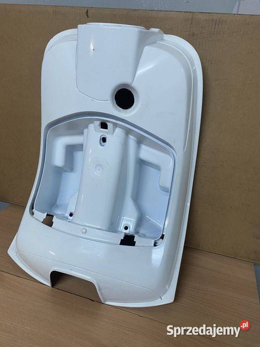 Piaggio LX 125 Kokpit przód osłona kolan plastik Pozostałe
