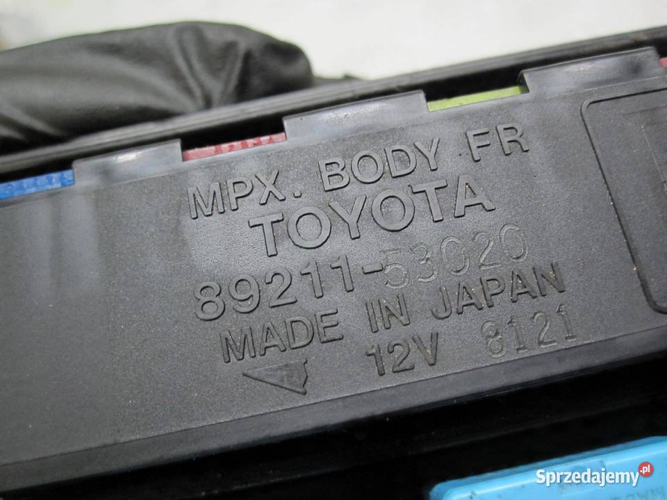 LEXUS IS II 22 D 08r skrzynka bezpieczników