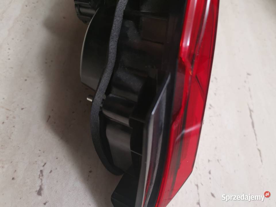 Lampy tylne klapy Nissan Rogue Goleniów sprzedam