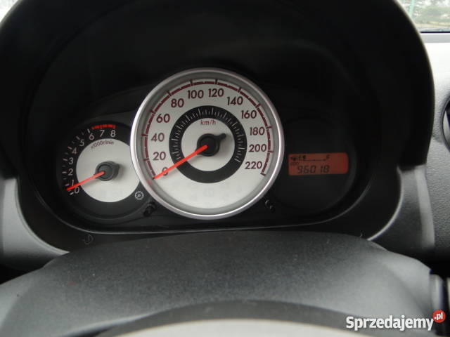 Piękna czerwona Mazda 2 122009 r elektryczne lusterka