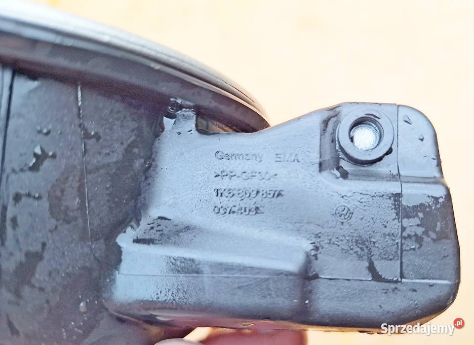 VW GOLF 5 V KLAPKA WLEWU PALIWA 1K6809857 KOLOR Klapki wlewu paliwa