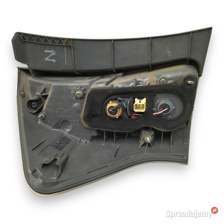 LAMPA PRAWA TYŁ Toyota Prius Plus tylna prawy sprzedam