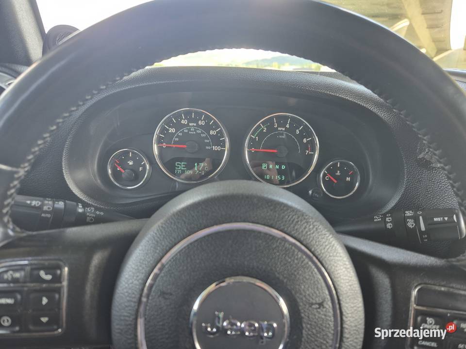 Jeep Wrangler JKU Sahara 36