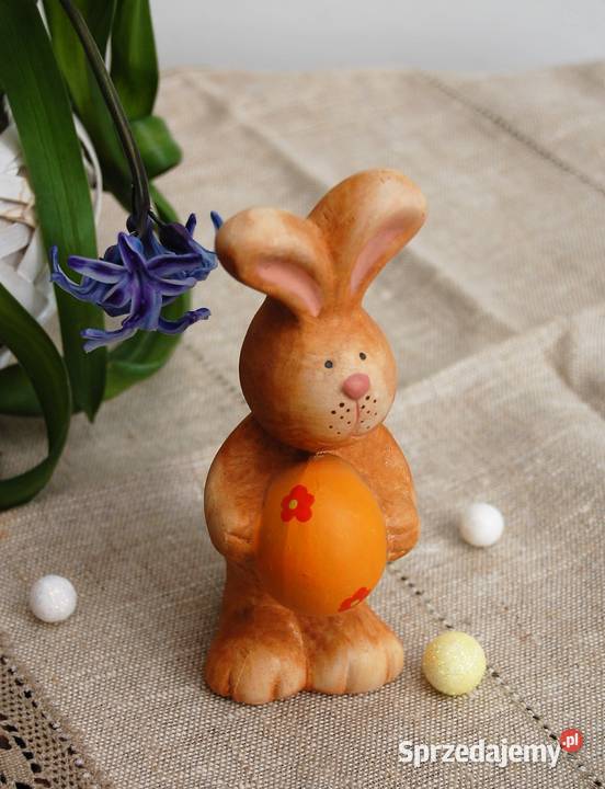 Zając wielkanocny z pisanką figurka ceramika lubelskie Lublin
