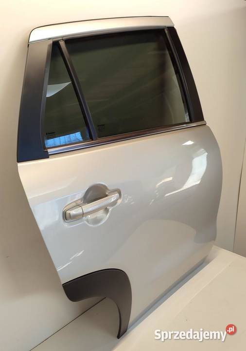 SUZUKI SCROSS SX4 DRZWI PRAWY TYŁ 2024 ZCC osobowe